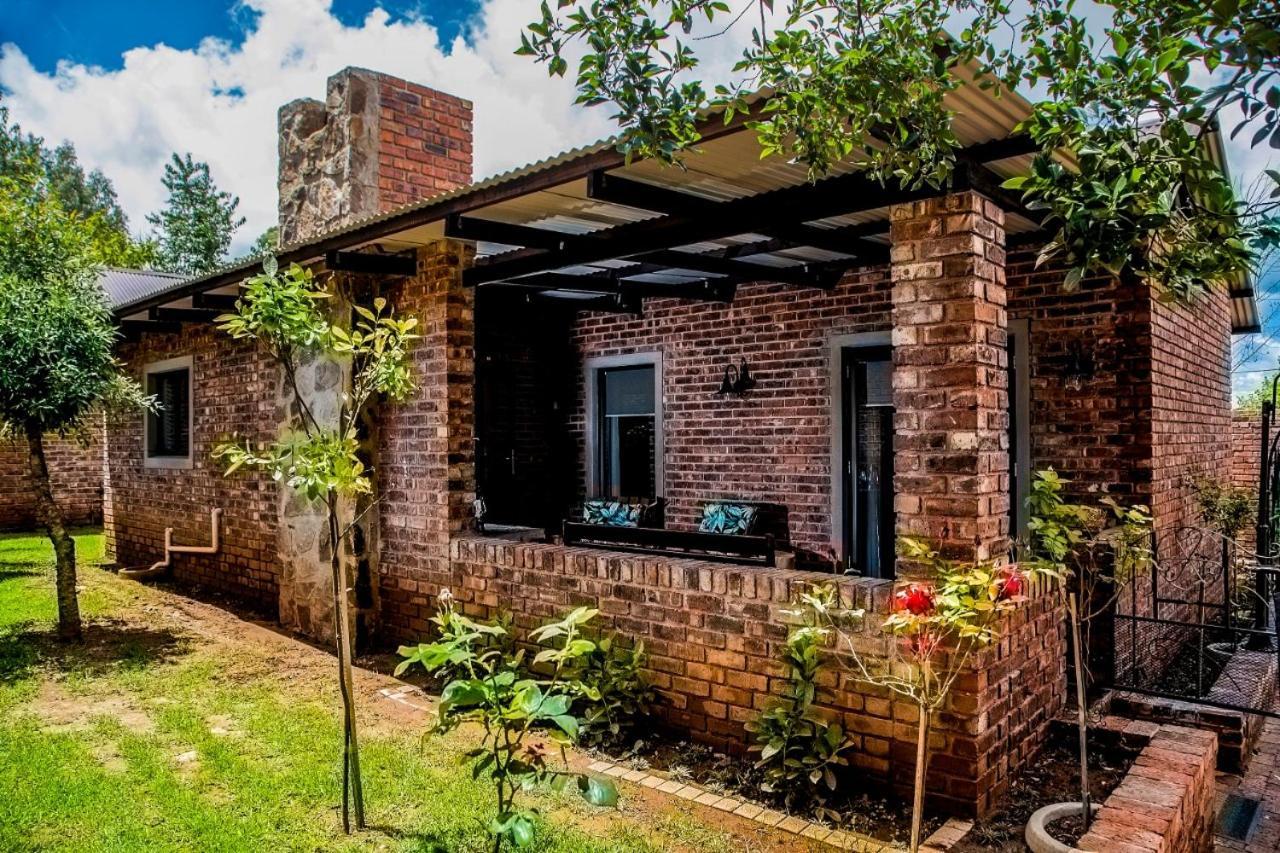 Tarry-Stone Cottages Dullstroom Luaran gambar